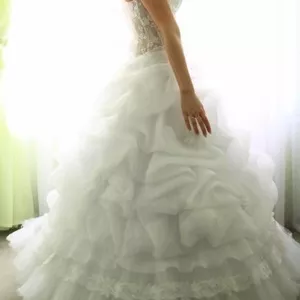 Продам очень красивое свадебное платье. 