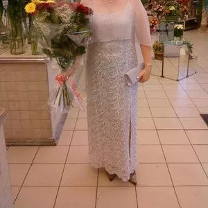 Продам женское платье (покупалось для свадьбы) 