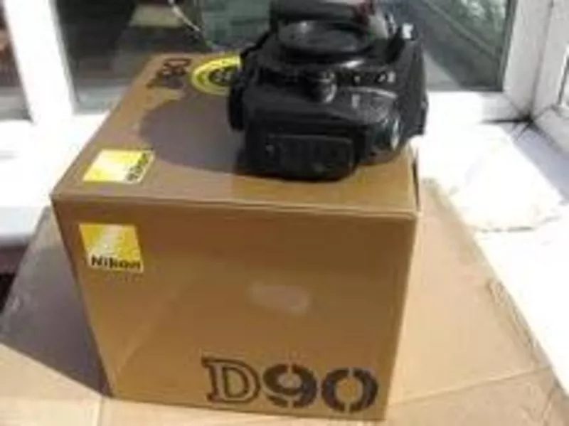 Nikon D90 цифровая камера с 18-135mm объектива