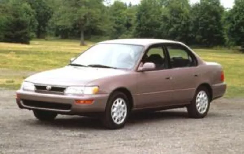 Toyota Corolla 1995 в нормальном состоянии
